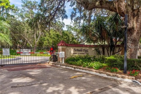 Снять в аренду кондоминиум в Сент-Питерсберг, Флорида 4 комнаты, 127.74м2, № 1910535 - фото 2