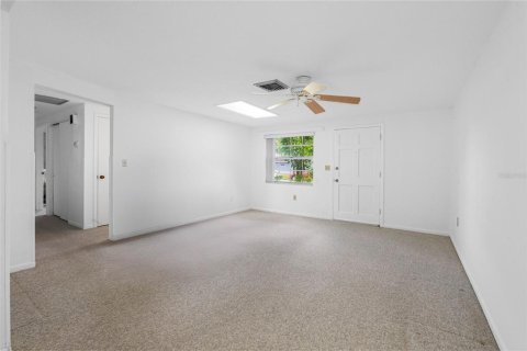 House in Clearwater, Florida 4 bedrooms, 133.78 sq.m. № 1877416 - photo 16