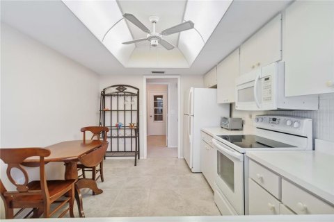 Купить виллу или дом в Брейдентон, Флорида 7 комнат, 111.58м2, № 1537458 - фото 12