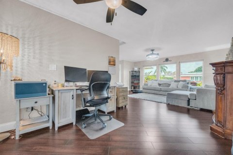 House in Jupiter, Florida 3 bedrooms, 157.38 sq.m. № 2241065 - photo 25