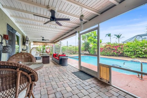 House in Jupiter, Florida 3 bedrooms, 157.38 sq.m. № 2241065 - photo 9