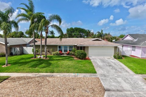 House in Jupiter, Florida 3 bedrooms, 157.38 sq.m. № 2241065