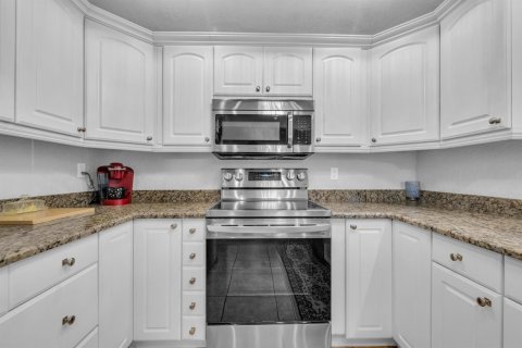 House in Jupiter, Florida 3 bedrooms, 157.38 sq.m. № 2241065 - photo 19