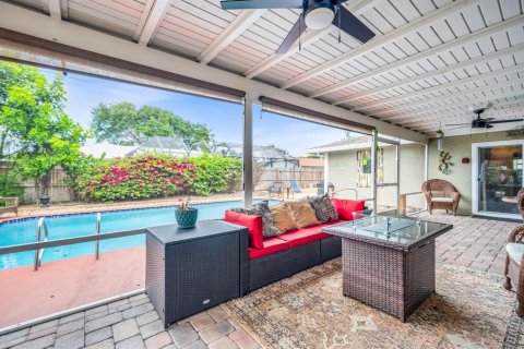 House in Jupiter, Florida 3 bedrooms, 157.38 sq.m. № 2241065 - photo 13