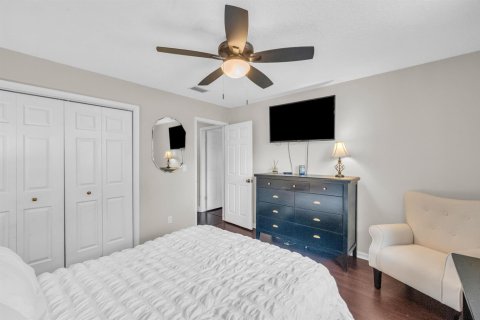 House in Jupiter, Florida 3 bedrooms, 157.38 sq.m. № 2241065 - photo 7