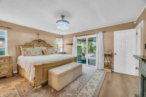 House in Jupiter, Florida 3 bedrooms, 157.38 sq.m. № 2241065 - photo 11