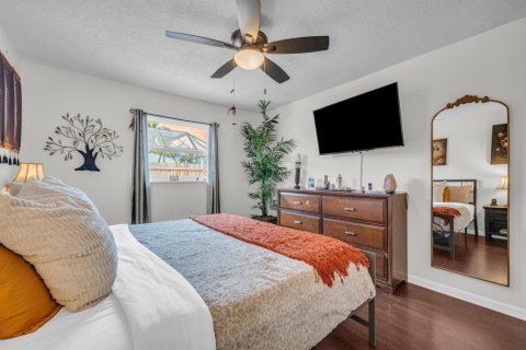 House in Jupiter, Florida 3 bedrooms, 157.38 sq.m. № 2241065 - photo 5