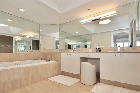 Copropriété à louer à Aventura, Floride: 2 chambres, 162.58 m2 № 2085645 - photo 10
