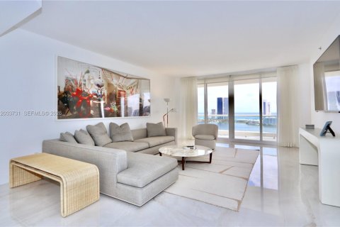 Copropriété à louer à Aventura, Floride: 2 chambres, 162.58 m2 № 2085645 - photo 2