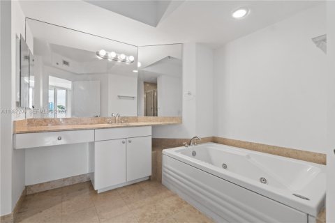 Купить кондоминиум в Майами-Бич, Флорида 1 спальня, 102.19м2, № 2055265 - фото 20