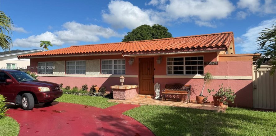 Villa ou maison à Sweetwater, Floride 4 chambres, 154.68 m2 № 1933350