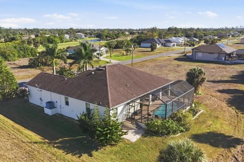 Villa ou maison à vendre à Rotonda, Floride: 4 chambres, 211.45 m2 № 2143884 - photo 3
