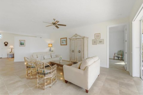 Villa ou maison à vendre à Rotonda, Floride: 4 chambres, 211.45 m2 № 2143884 - photo 15