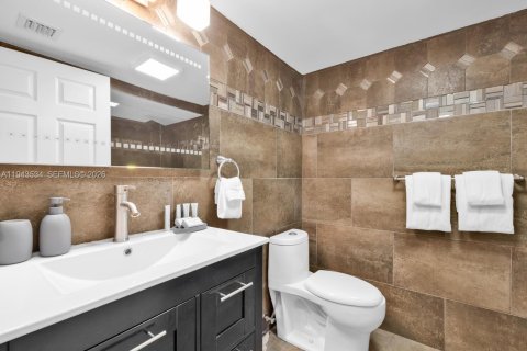 Condominio en venta en Miami Beach, Florida, 7 dormitorios, 537.9 m2 № 2000789 - foto 24