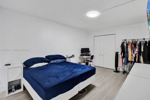 Купить кондоминиум в Халландейл-Бич, Флорида 3 спальни, 132.85м2, № 1983773 - фото 16