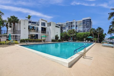 Купить кондоминиум в Халландейл-Бич, Флорида 3 спальни, 132.85м2, № 1983773 - фото 30