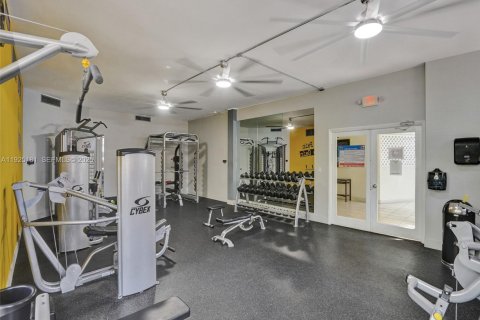 Купить кондоминиум в Халландейл-Бич, Флорида 3 спальни, 132.85м2, № 1983773 - фото 28