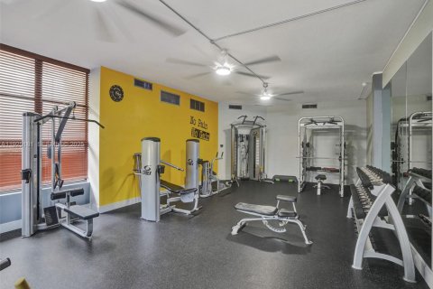 Купить кондоминиум в Халландейл-Бич, Флорида 3 спальни, 132.85м2, № 1983773 - фото 27