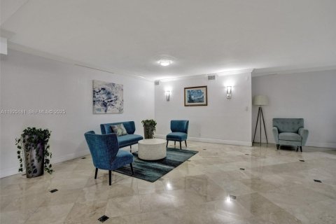 Купить кондоминиум в Халландейл-Бич, Флорида 3 спальни, 132.85м2, № 1983773 - фото 26