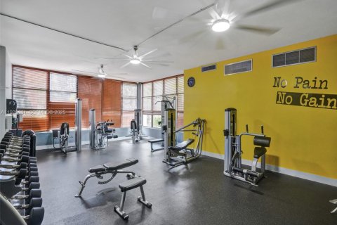 Купить кондоминиум в Халландейл-Бич, Флорида 3 спальни, 132.85м2, № 1983773 - фото 29