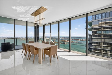 Condominio en alquiler en Miami, Florida, 4 dormitorios, 354.14 m2 № 2049639 - foto 7
