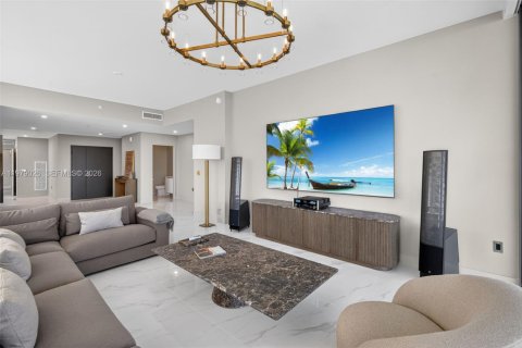Condominio en alquiler en Miami, Florida, 4 dormitorios, 354.14 m2 № 2049639 - foto 5