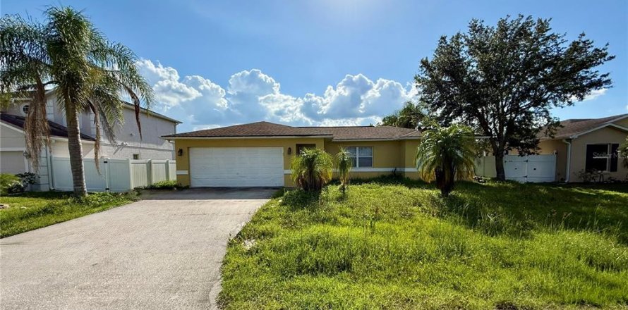 Villa ou maison à Kissimmee, Floride 3 chambres, 127.09 m2 № 1798335