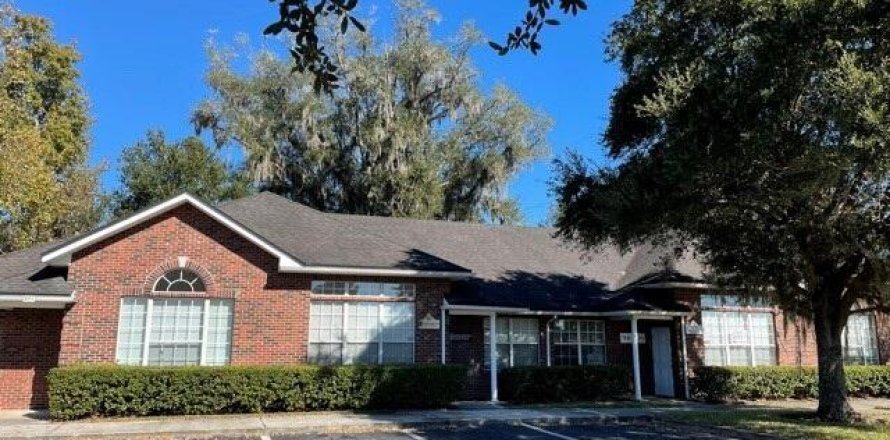Commercial property in Jacksonville, Florida № 770779
