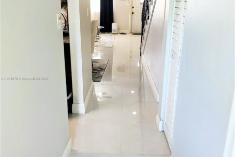 Condominio en venta en Hollywood, Florida, 2 dormitorios, 120.77 m2 № 2045961 - foto 15