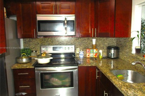 Condominio en venta en Hollywood, Florida, 2 dormitorios, 120.77 m2 № 2045961 - foto 11