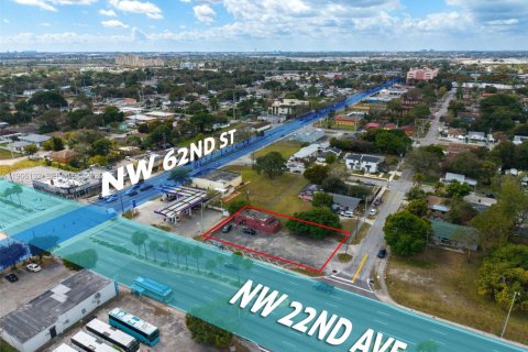 Propiedad comercial en Miami, Florida № 2029632