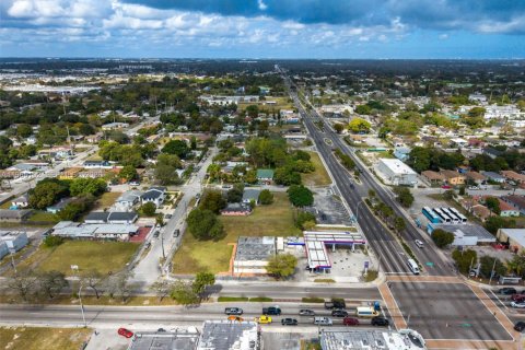 Propiedad comercial en venta en Miami, Florida № 2029632 - foto 25