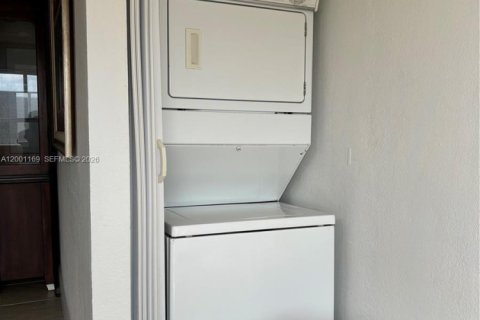 Copropriété à vendre à Miami, Floride: 2 chambres, 125.42 m2 № 2065360 - photo 5