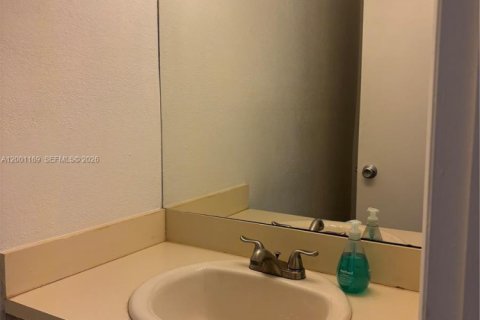 Copropriété à vendre à Miami, Floride: 2 chambres, 125.42 m2 № 2065360 - photo 30