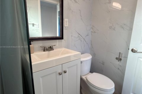 Immobilier commercial à louer à Miami, Floride: 26.2 m2 № 1969369 - photo 6