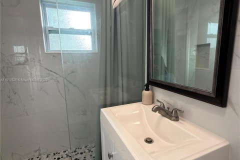 Immobilier commercial à louer à Miami, Floride: 26.2 m2 № 1969369 - photo 5