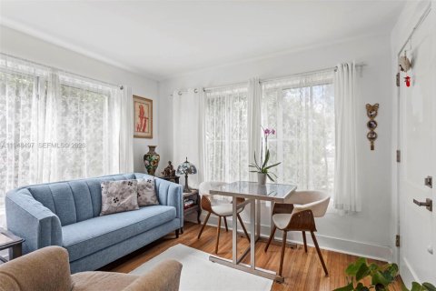 Propiedad comercial en venta en Miami, Florida, 213.12 m2 № 2054627 - foto 18