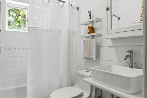 Propiedad comercial en venta en Miami, Florida, 213.12 m2 № 2054627 - foto 14