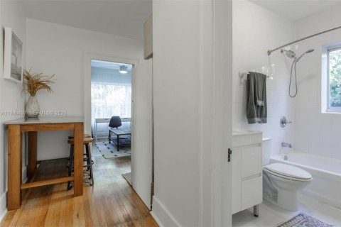 Propiedad comercial en venta en Miami, Florida, 213.12 m2 № 2054627 - foto 27