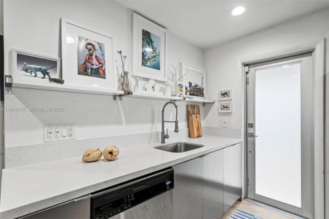 Propiedad comercial en venta en Miami, Florida, 213.12 m2 № 2054627 - foto 10