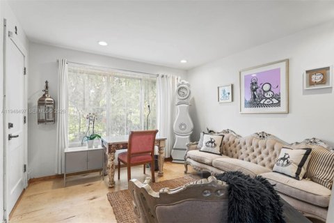 Propiedad comercial en venta en Miami, Florida, 213.12 m2 № 2054627 - foto 6