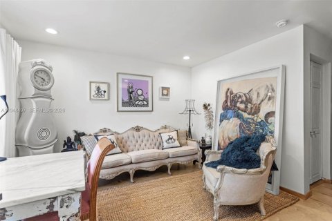 Propiedad comercial en venta en Miami, Florida, 213.12 m2 № 2054627 - foto 5