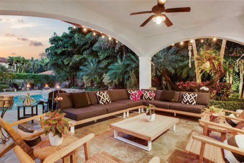 House in Palmetto Bay, Florida 6 bedrooms, 418.06 sq.m. № 2027808 - photo 7