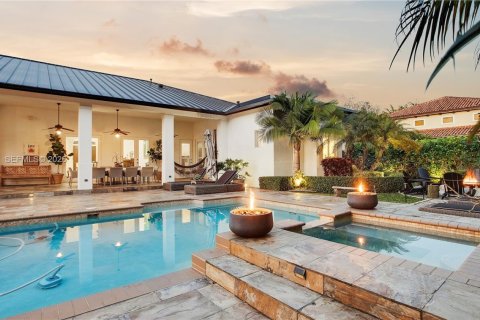 House in Palmetto Bay, Florida 6 bedrooms, 418.06 sq.m. № 2027808 - photo 5