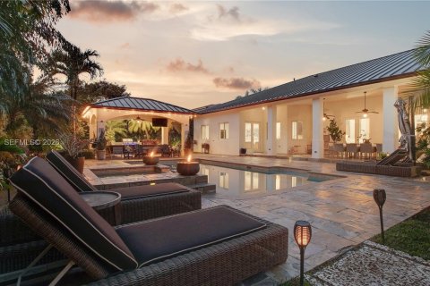 House in Palmetto Bay, Florida 6 bedrooms, 418.06 sq.m. № 2027808