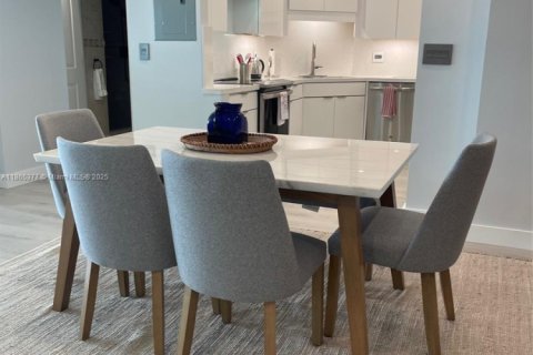 Condo in Fort Lauderdale, Florida, 2 bedrooms  № 1897643 - photo 5