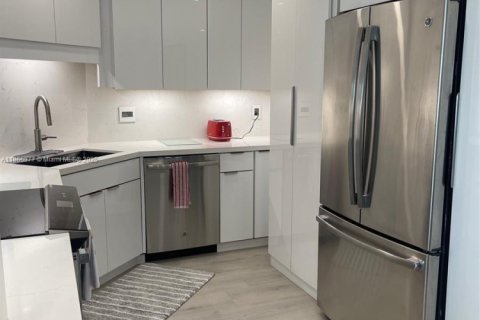 Condo in Fort Lauderdale, Florida, 2 bedrooms  № 1897643 - photo 7