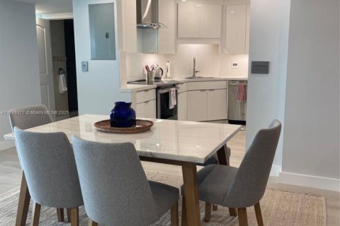 Condo in Fort Lauderdale, Florida, 2 bedrooms  № 1897643 - photo 4