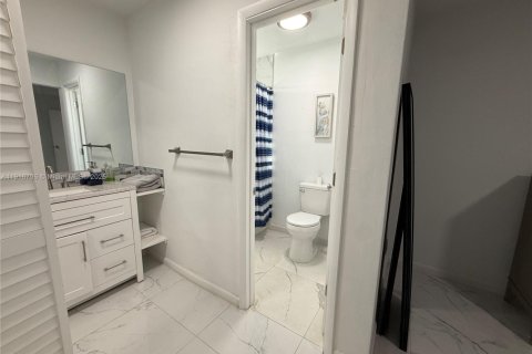 House in Miramar, Florida 4 bedrooms, 164.72 sq.m. № 1972788 - photo 9