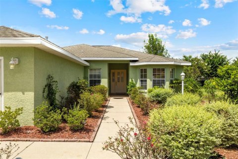 House in Ocala, Florida 3 bedrooms, 146.41 sq.m. № 1911575 - photo 2
